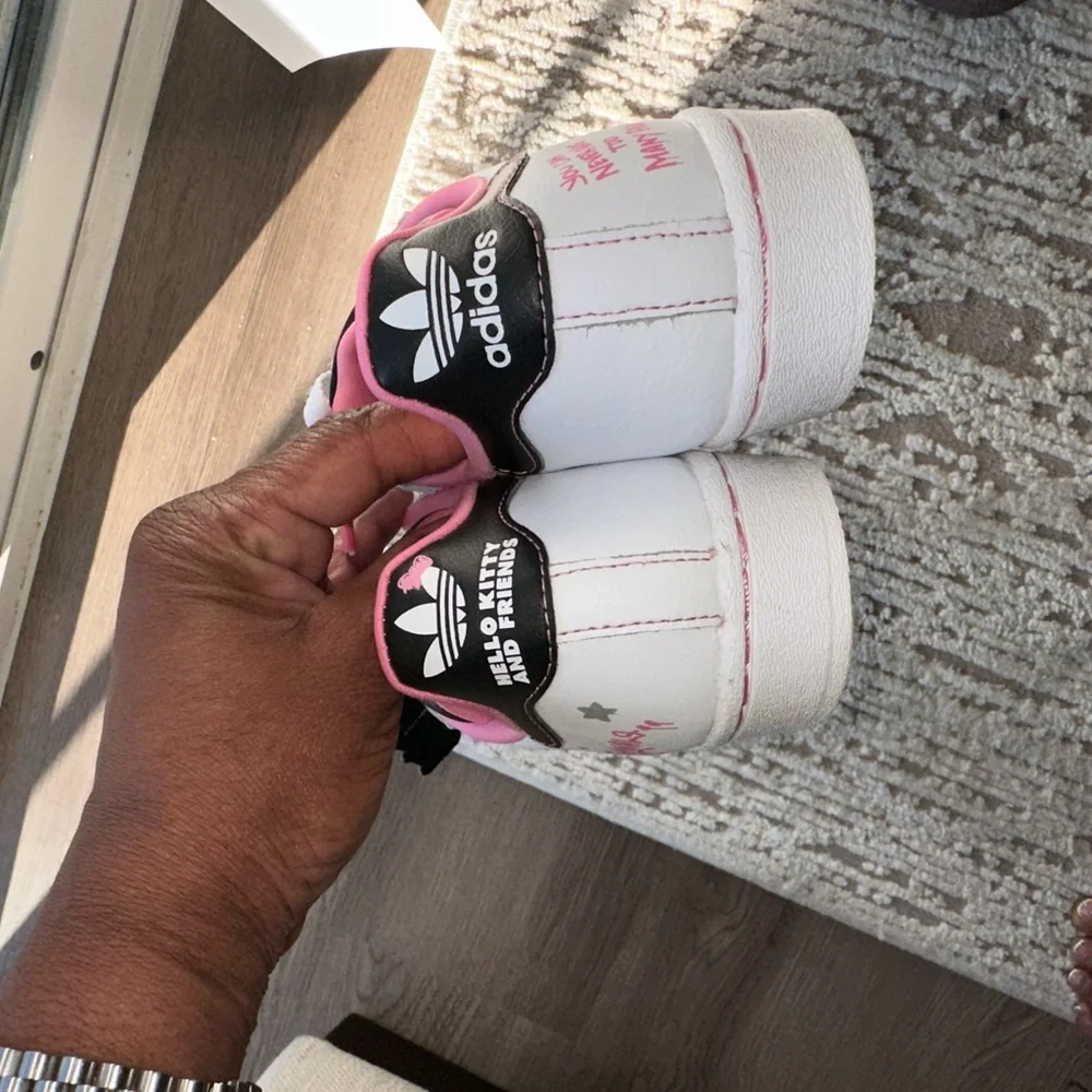 Adidas Hello Kitty Originals Kids Sneakers - White and Pink - Picture 4 of 6